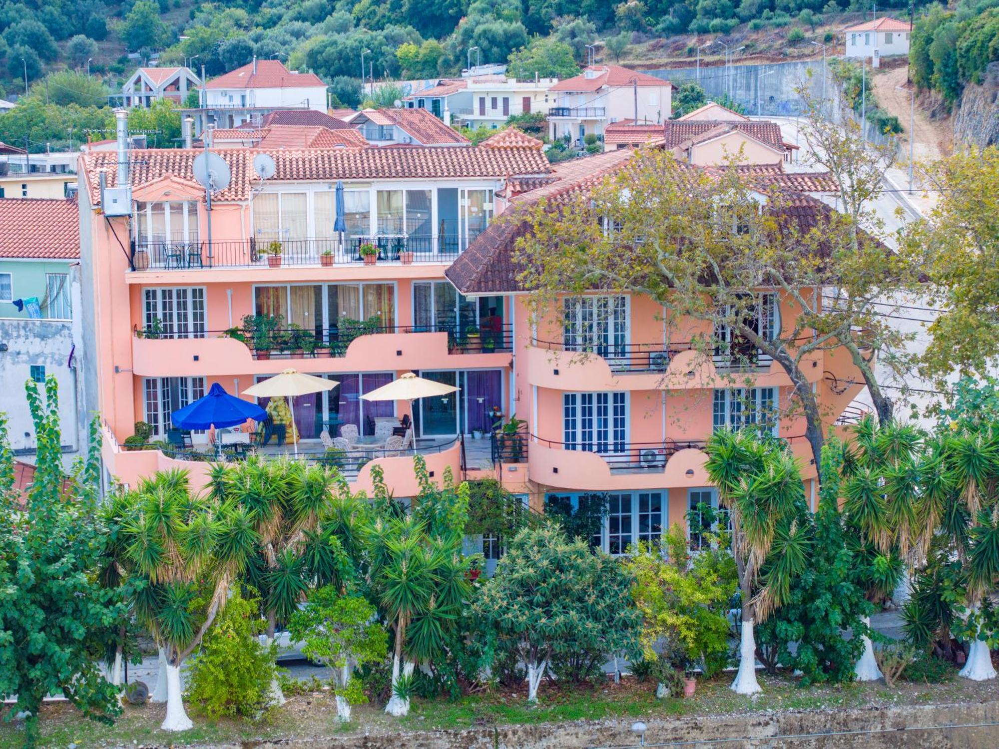 Odysseus Palace Poros  Extérieur photo
