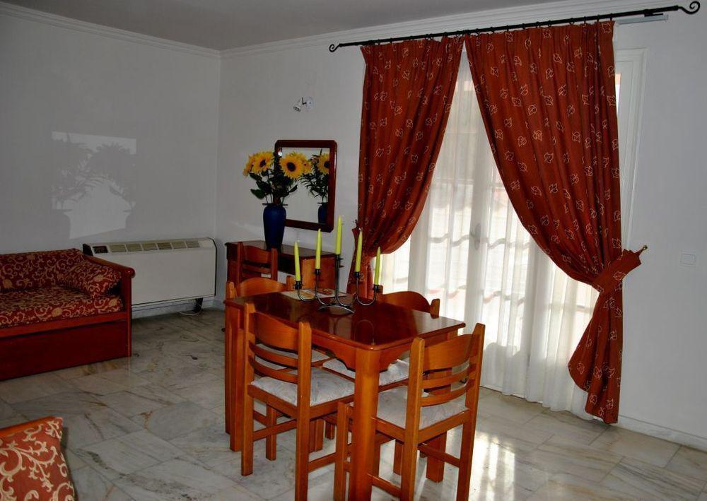 Odysseus Palace Poros  Extérieur photo
