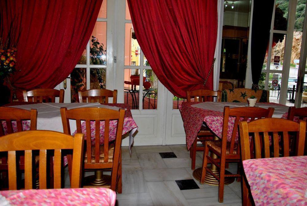Odysseus Palace Poros  Extérieur photo