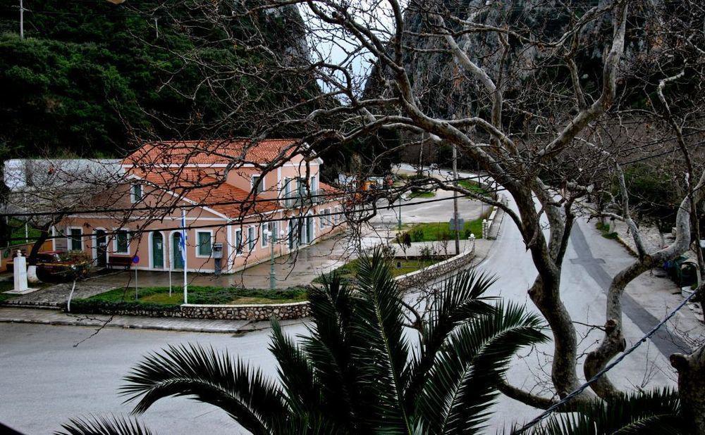 Odysseus Palace Poros  Extérieur photo