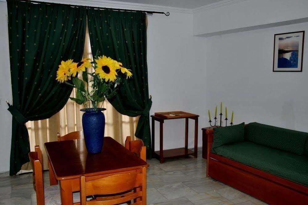 Odysseus Palace Poros  Extérieur photo
